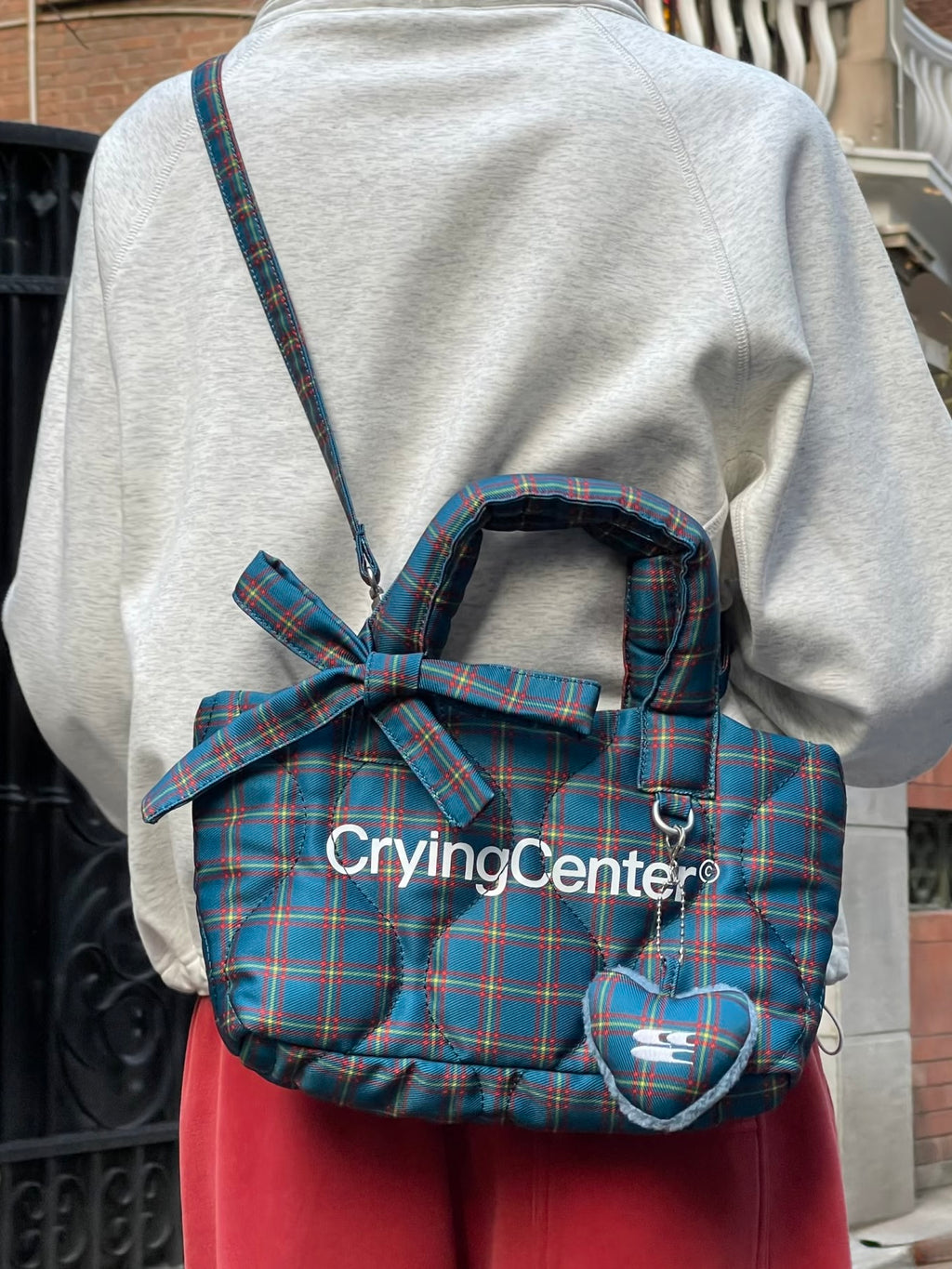 [cn | pre-order] crying center retro plaid puff crossbody tote bag